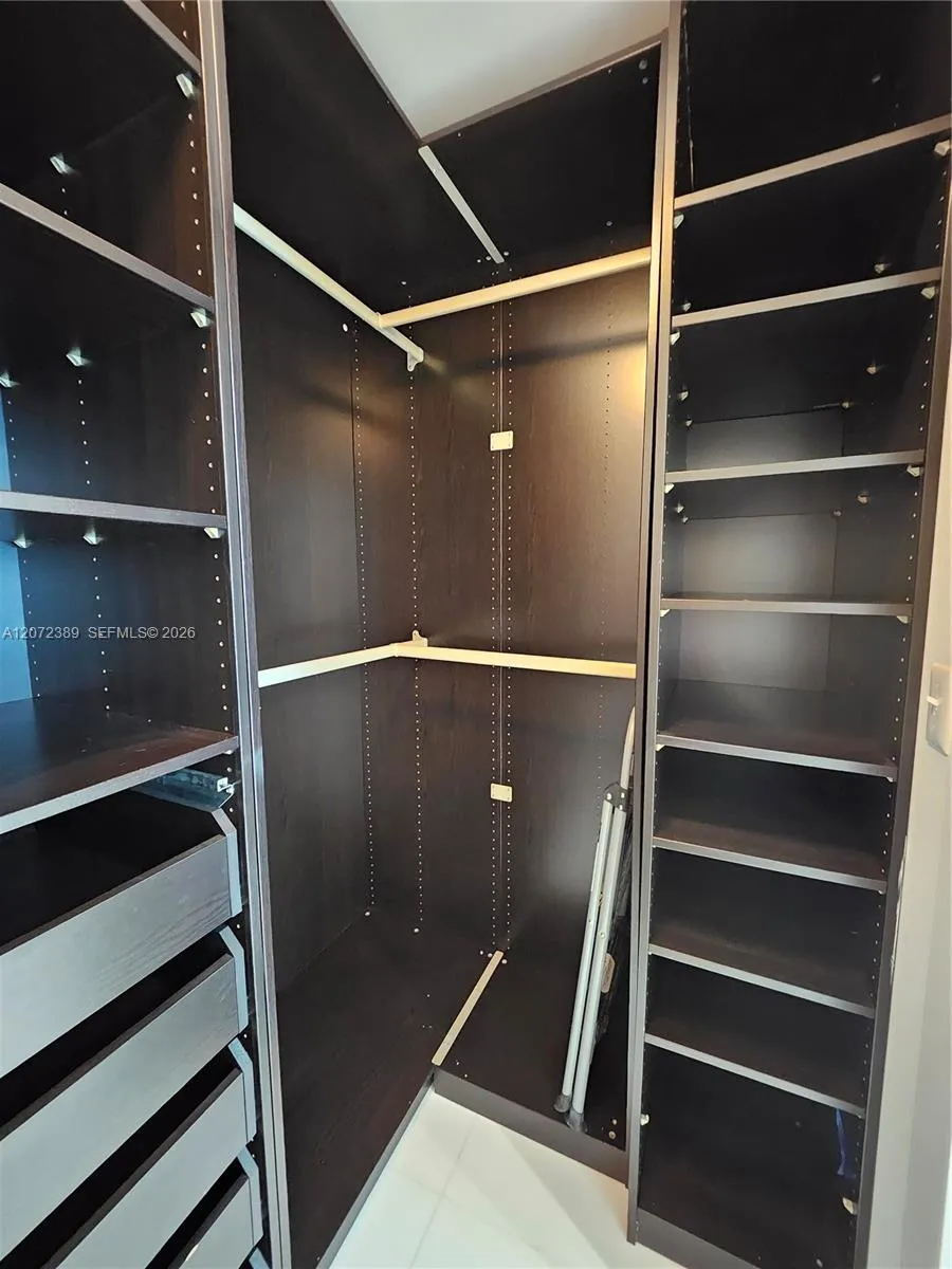 900 Biscayne Blvd #4210 Miami, FL 33132