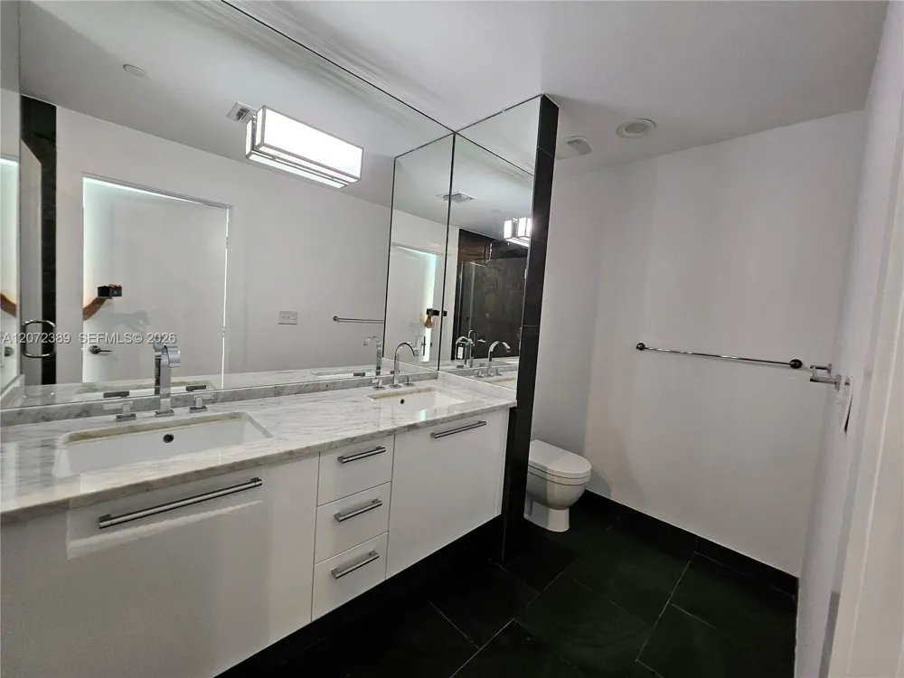 900 Biscayne Blvd #4210 Miami, FL 33132