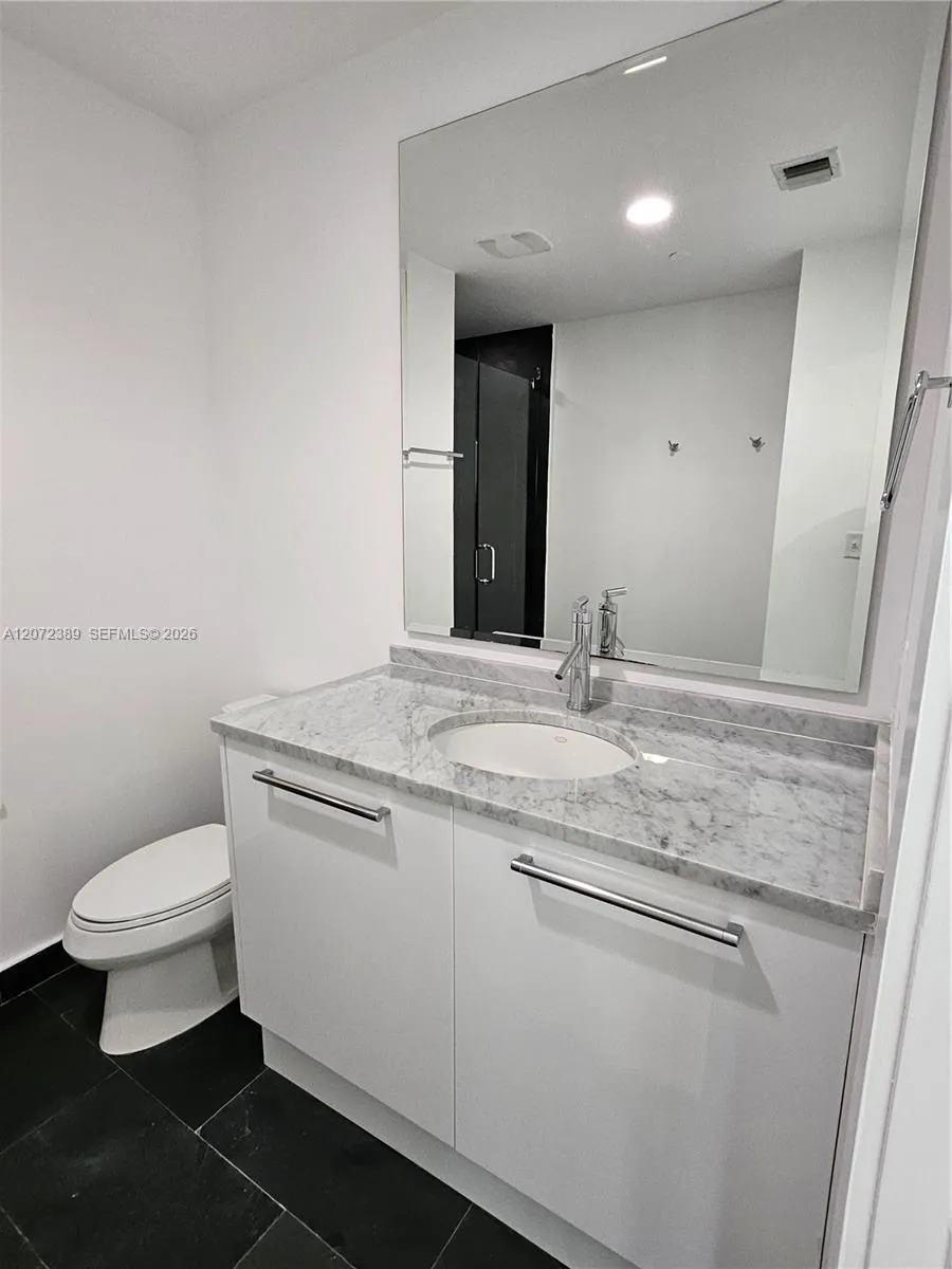 900 Biscayne Blvd #4210 Miami, FL 33132