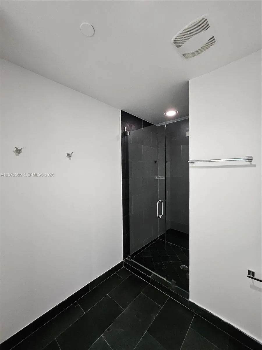 900 Biscayne Blvd #4210 Miami, FL 33132