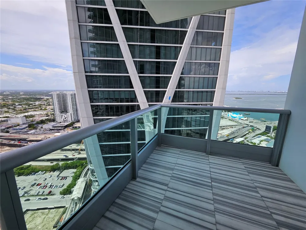 900 Biscayne Blvd #4210 Miami, FL 33132