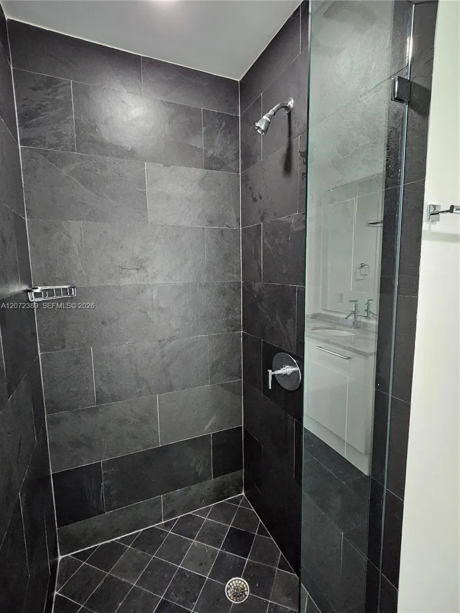 900 Biscayne Blvd #4210 Miami, FL 33132