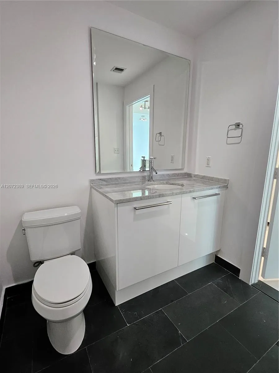 900 Biscayne Blvd #4210 Miami, FL 33132