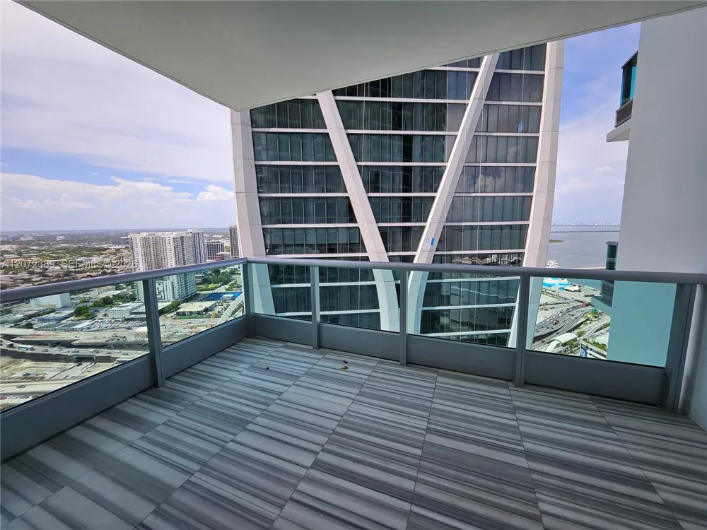 900 Biscayne Blvd #4210 Miami, FL 33132