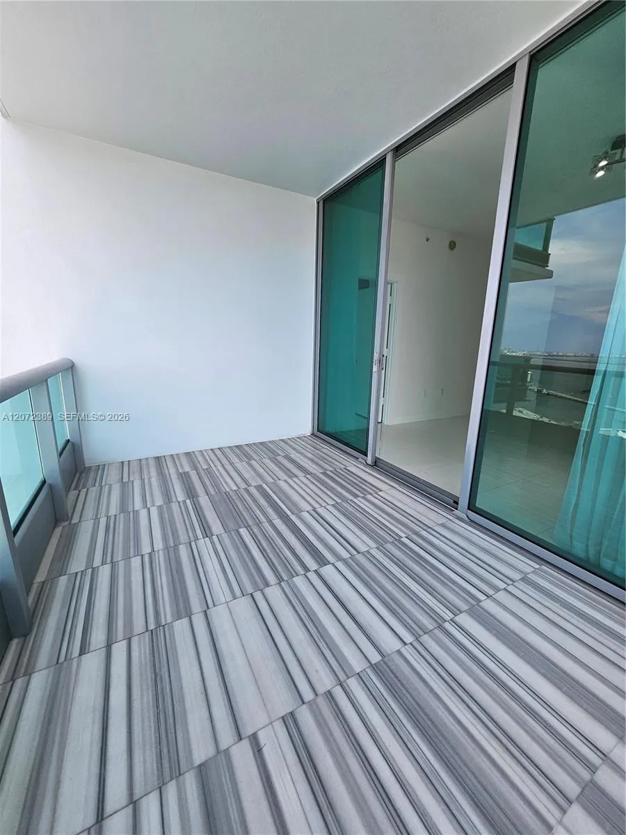 900 Biscayne Blvd #4210 Miami, FL 33132