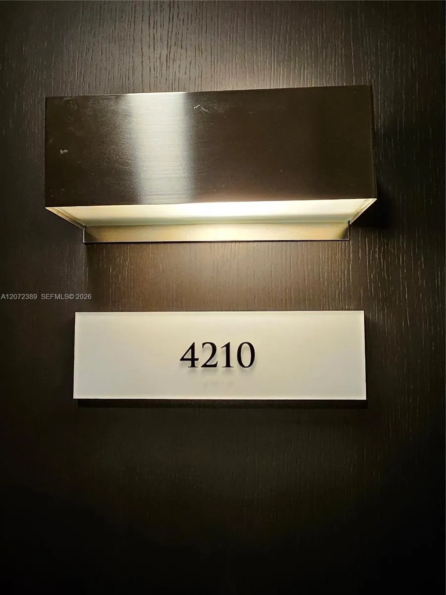 900 Biscayne Blvd #4210 Miami, FL 33132