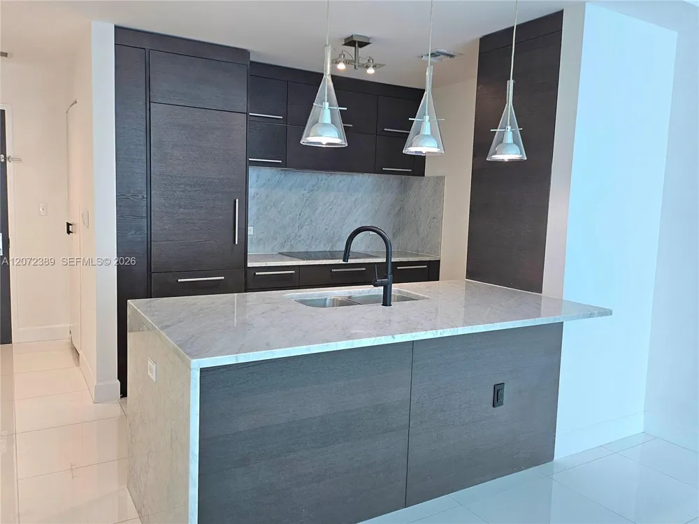 900 Biscayne Blvd #4210 Miami, FL 33132
