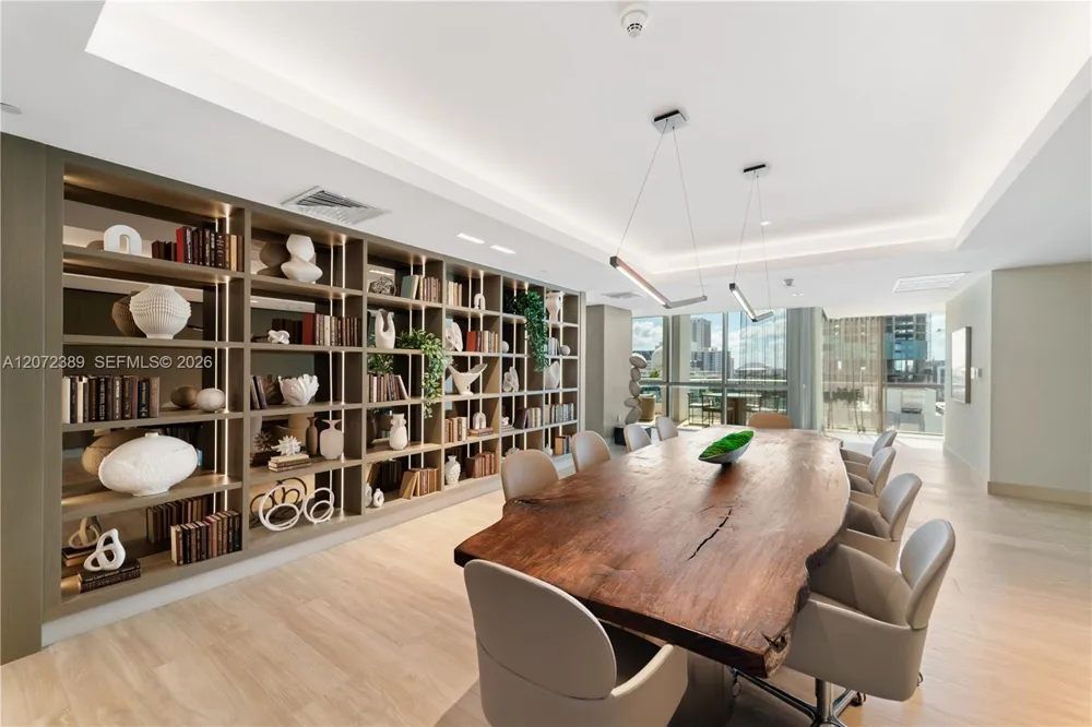 900 Biscayne Blvd #4210 Miami, FL 33132