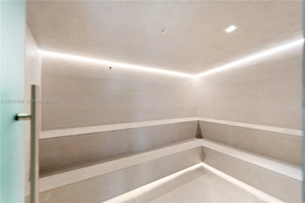 900 Biscayne Blvd #4210 Miami, FL 33132