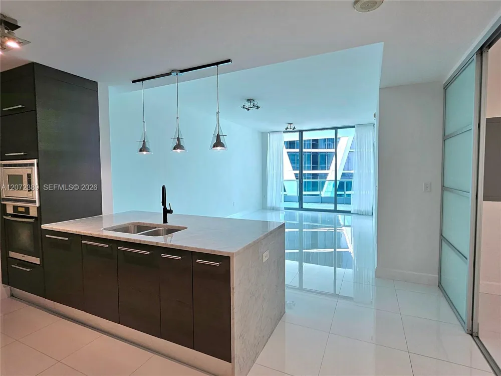 900 Biscayne Blvd #4210 Miami, FL 33132