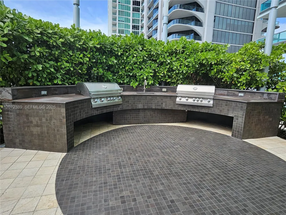 900 Biscayne Blvd #4210 Miami, FL 33132