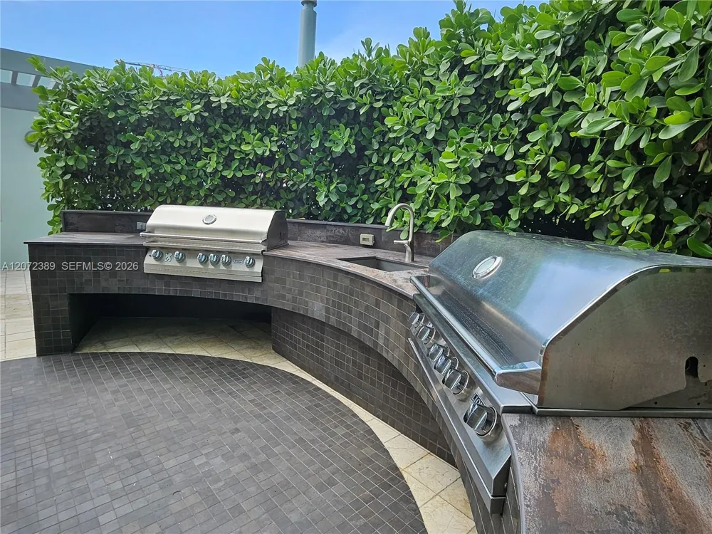 900 Biscayne Blvd #4210 Miami, FL 33132