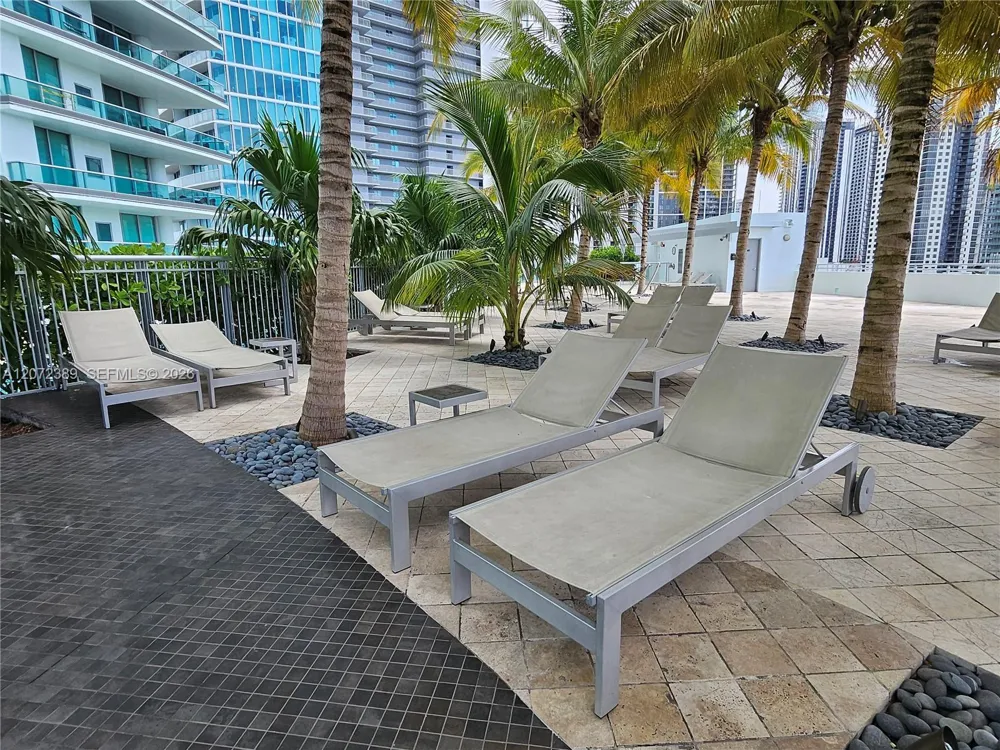 900 Biscayne Blvd #4210 Miami, FL 33132