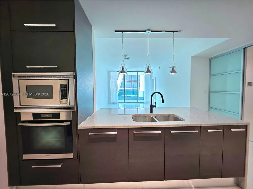 900 Biscayne Blvd #4210 Miami, FL 33132