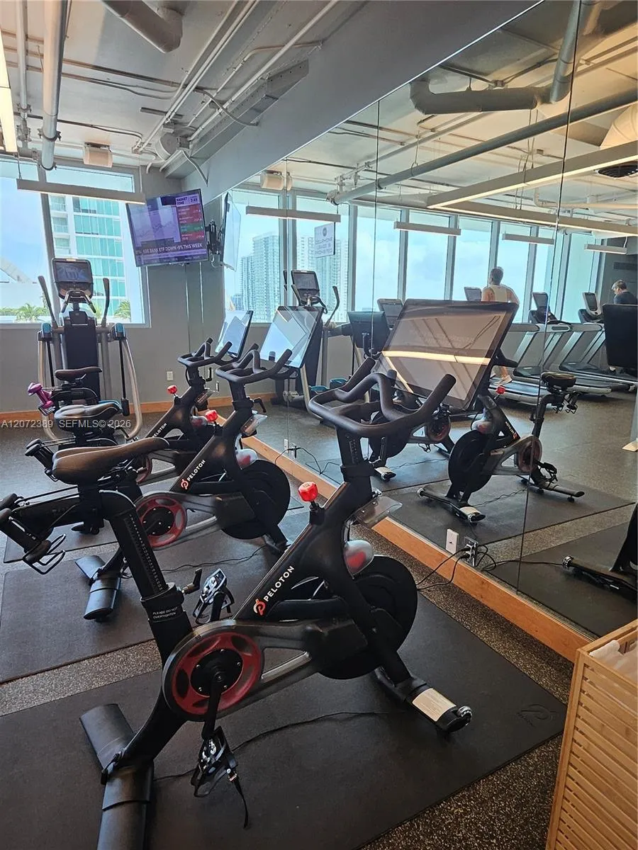 900 Biscayne Blvd #4210 Miami, FL 33132