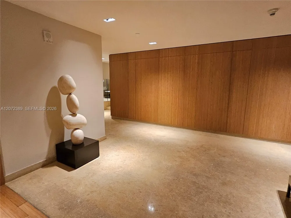 900 Biscayne Blvd #4210 Miami, FL 33132