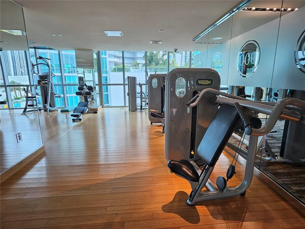 900 Biscayne Blvd #4210 Miami, FL 33132