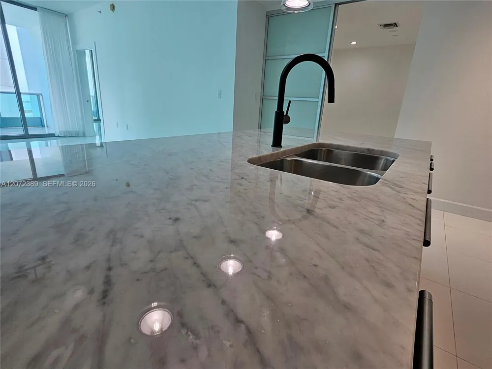900 Biscayne Blvd #4210 Miami, FL 33132