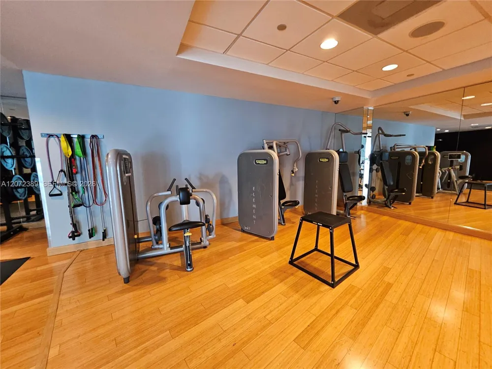 900 Biscayne Blvd #4210 Miami, FL 33132