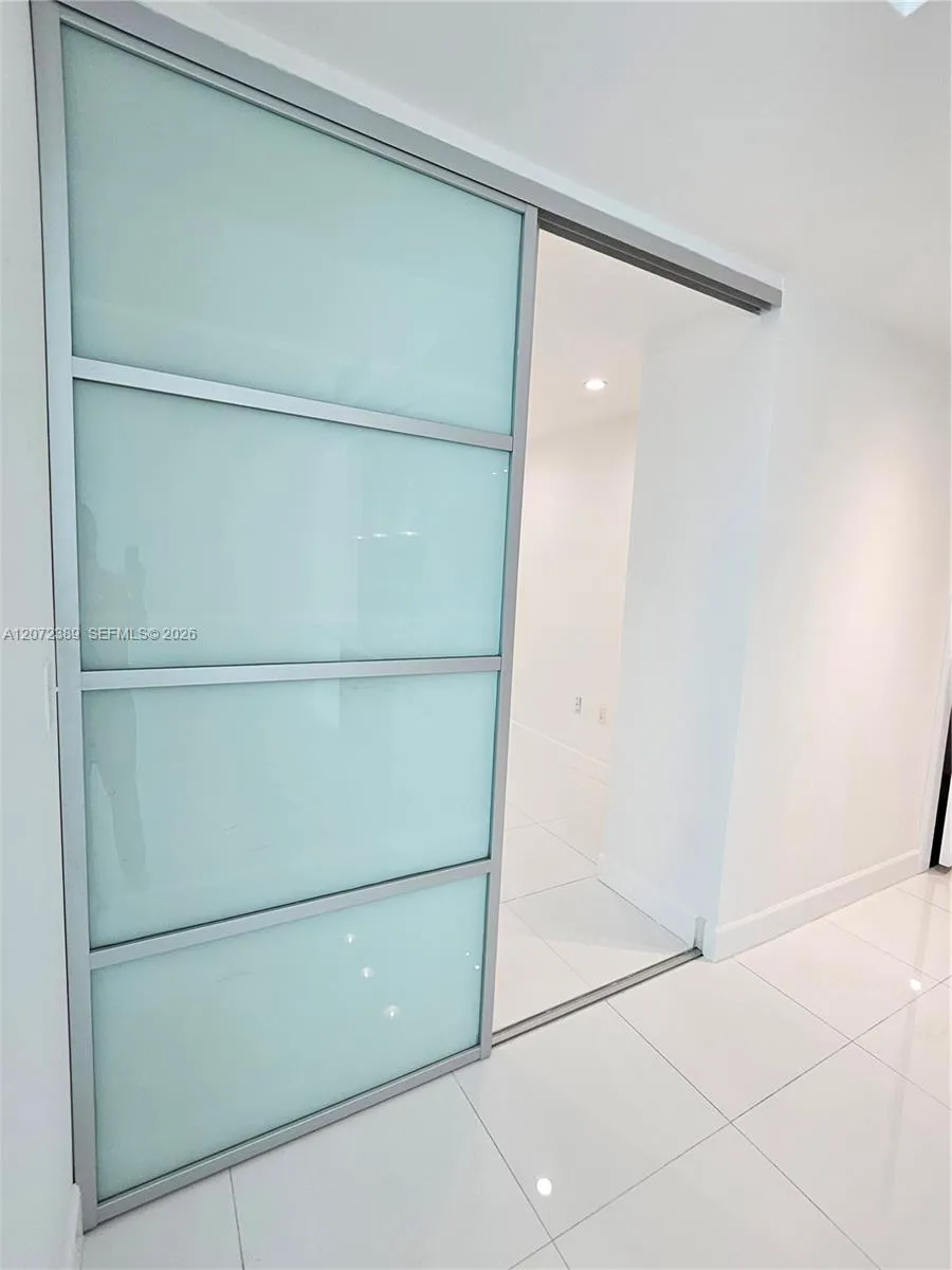 900 Biscayne Blvd #4210 Miami, FL 33132
