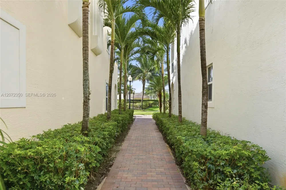 12441 NW 18th Ct Pembroke Pines, FL 33028