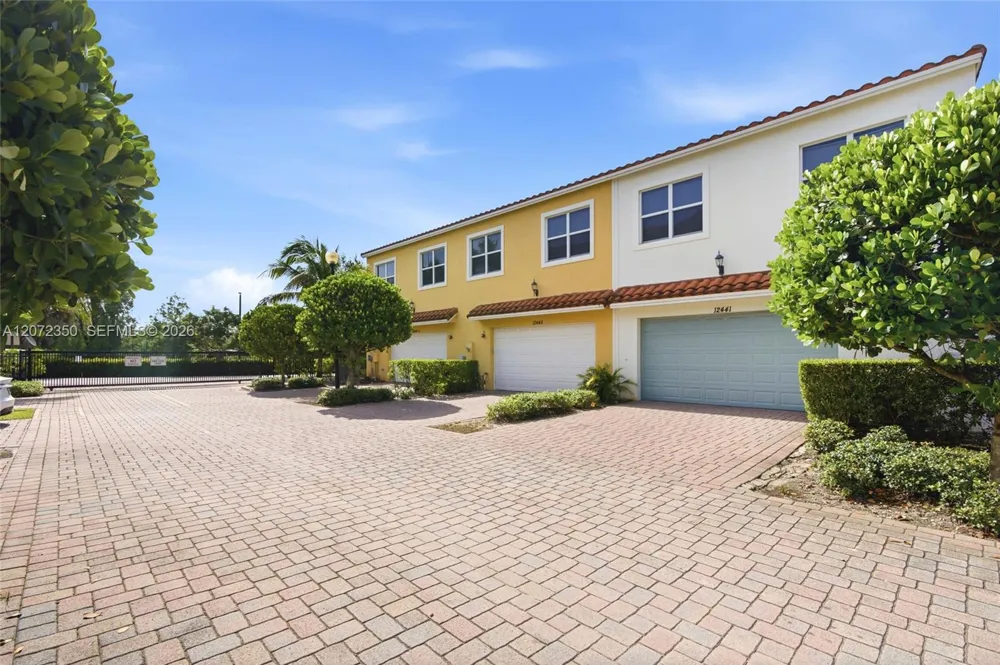 12441 NW 18th Ct Pembroke Pines, FL 33028