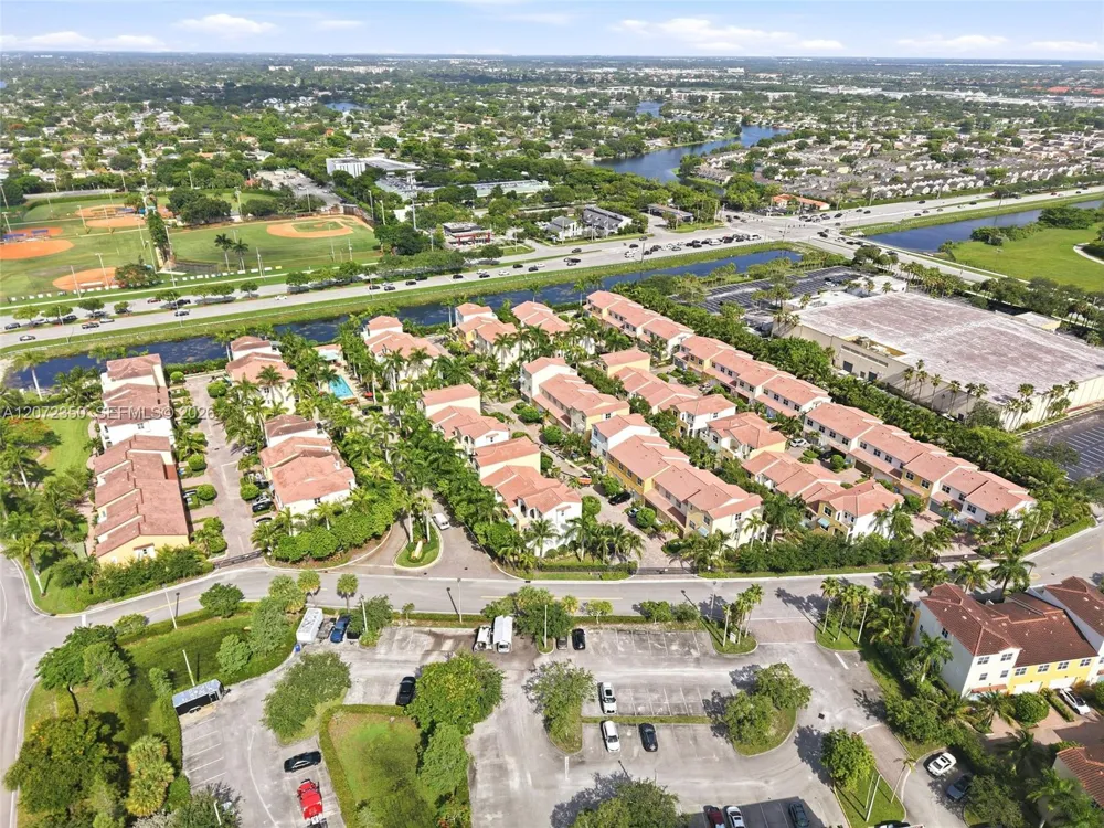 12441 NW 18th Ct Pembroke Pines, FL 33028