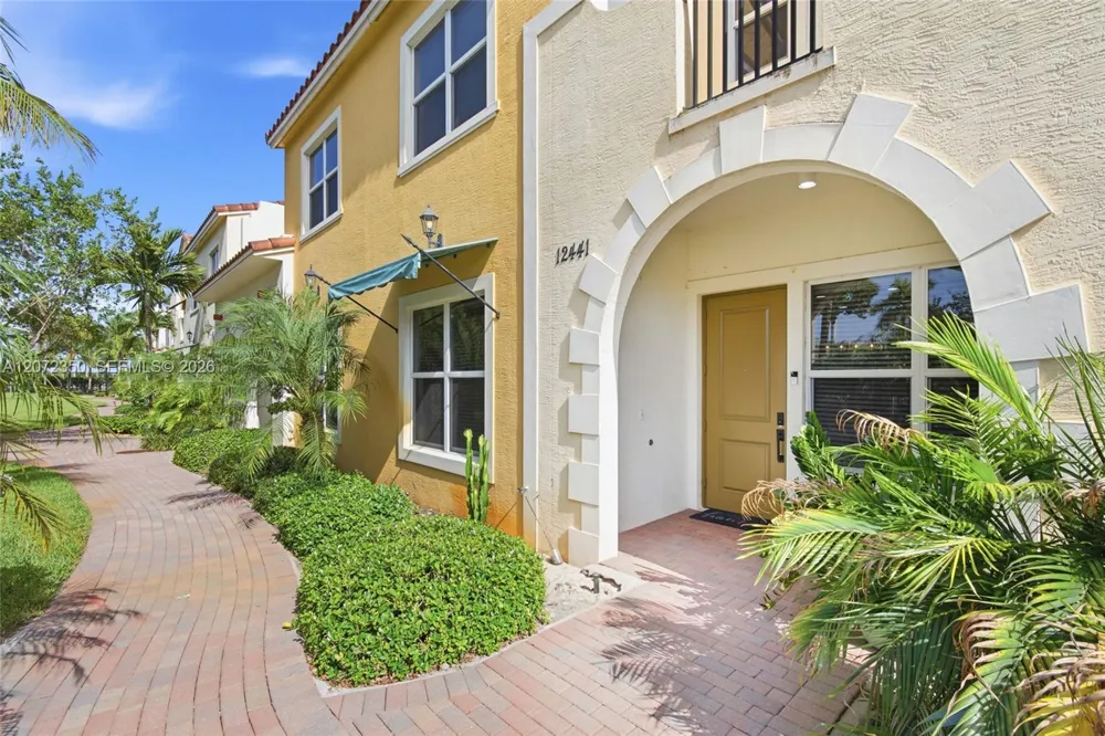 12441 NW 18th Ct Pembroke Pines, FL 33028