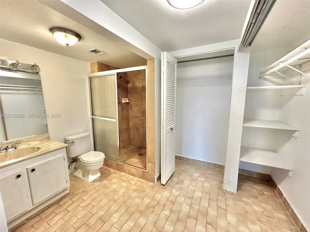 13499 Biscayne Blvd #506 North Miami, FL 33181