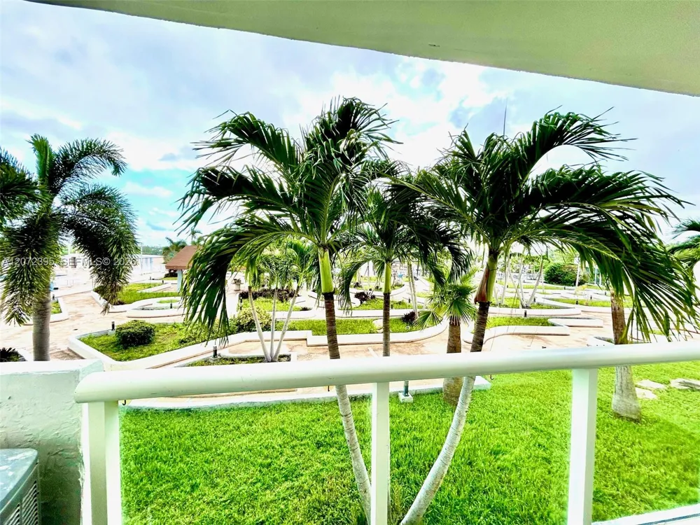 13499 Biscayne Blvd #506 North Miami, FL 33181