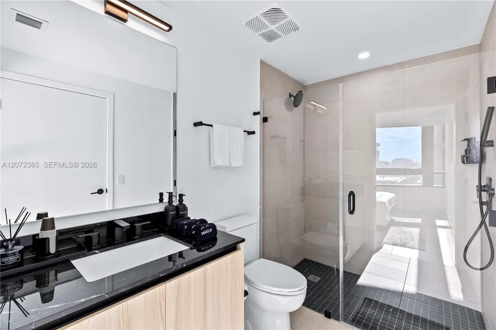 225 Miami Ave #1102 Miami, FL 33128