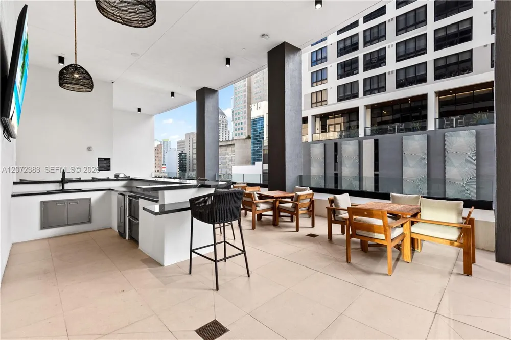 225 Miami Ave #1102 Miami, FL 33128