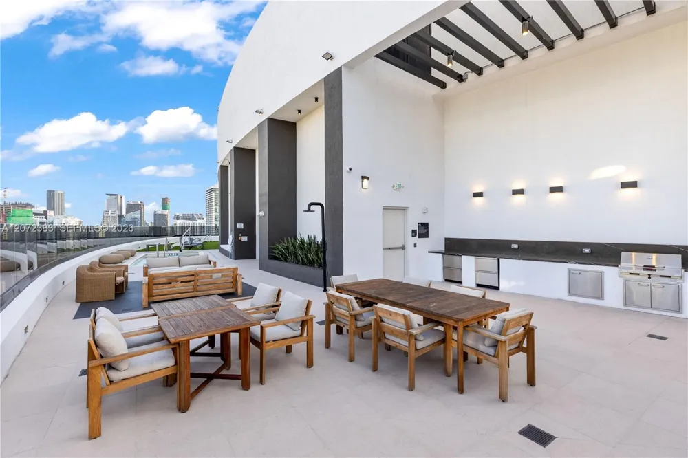 225 Miami Ave #1102 Miami, FL 33128
