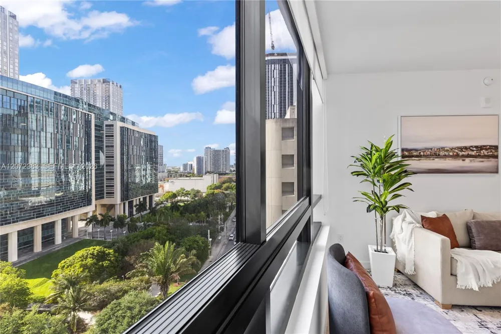 225 Miami Ave #1102 Miami, FL 33128