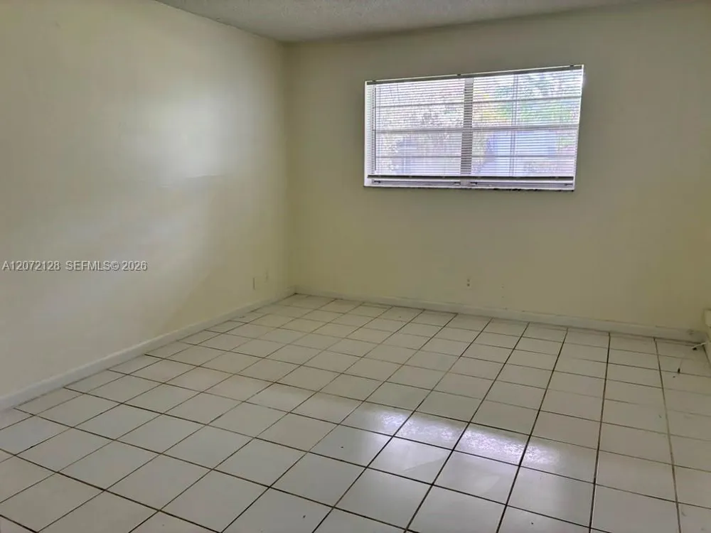 6505 Winfield Blvd #B-25 Margate, FL 33063