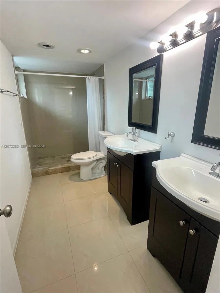 10642 SW 77th Ave #10642 Pinecrest, FL 33156