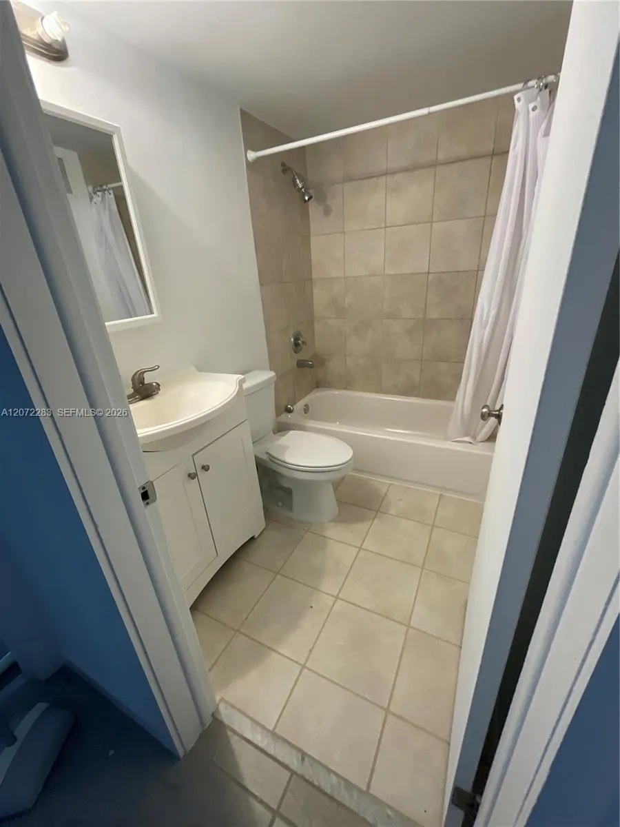10642 SW 77th Ave #10642 Pinecrest, FL 33156