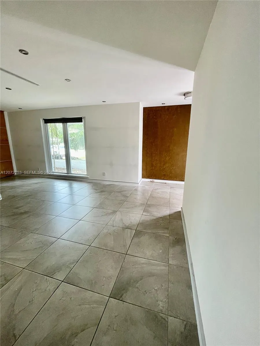 10642 SW 77th Ave #10642 Pinecrest, FL 33156