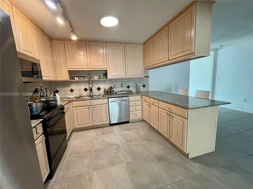10642 SW 77th Ave #10642 Pinecrest, FL 33156