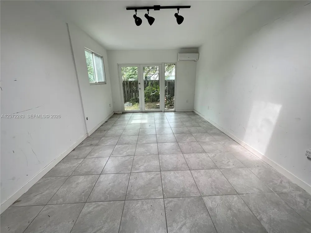 10642 SW 77th Ave #10642 Pinecrest, FL 33156