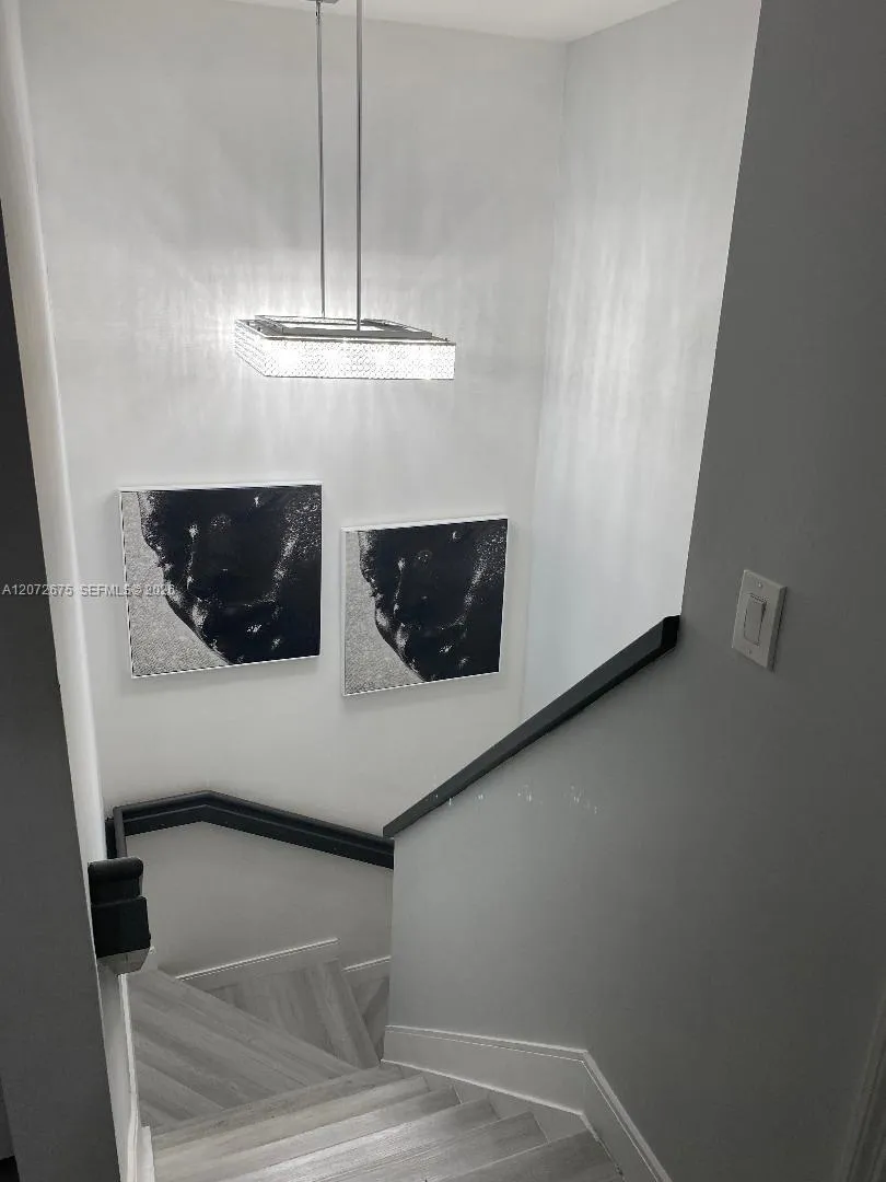 7690 S Southwood Cir Davie, FL 33328