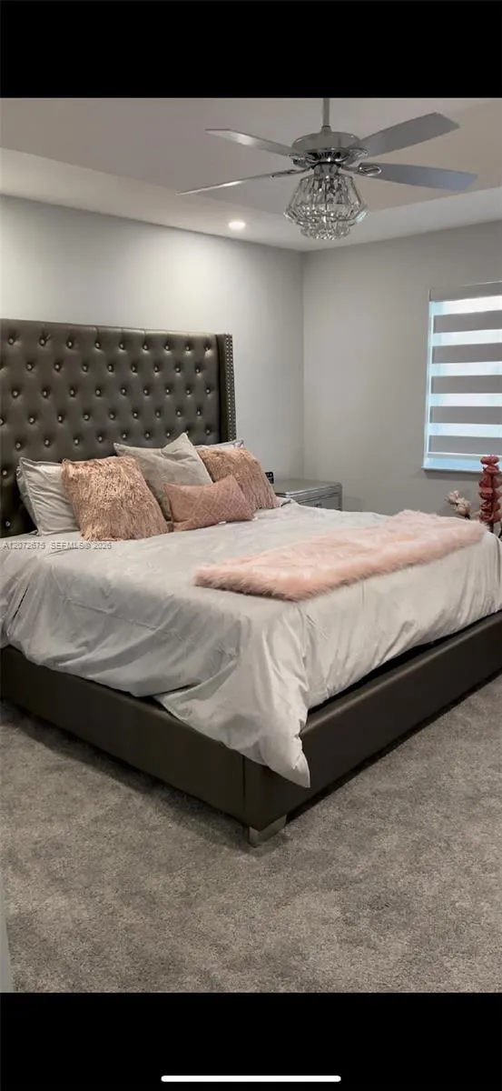 7690 S Southwood Cir Davie, FL 33328