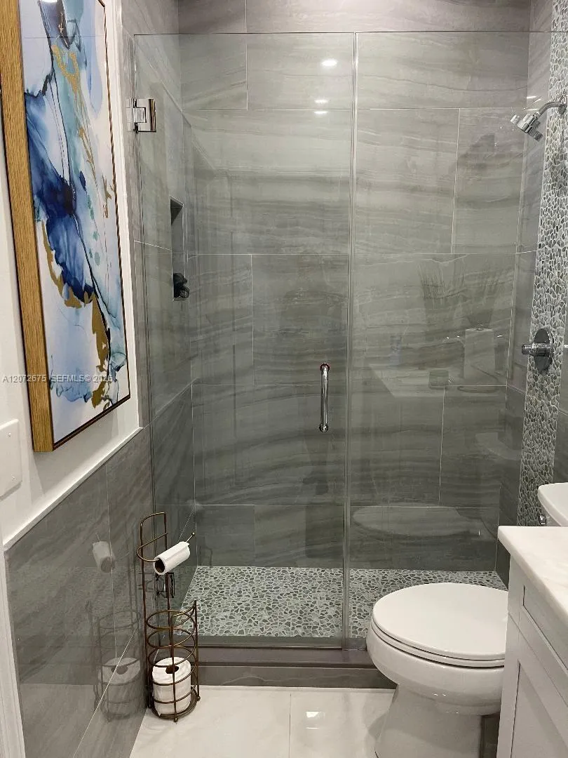 7690 S Southwood Cir Davie, FL 33328