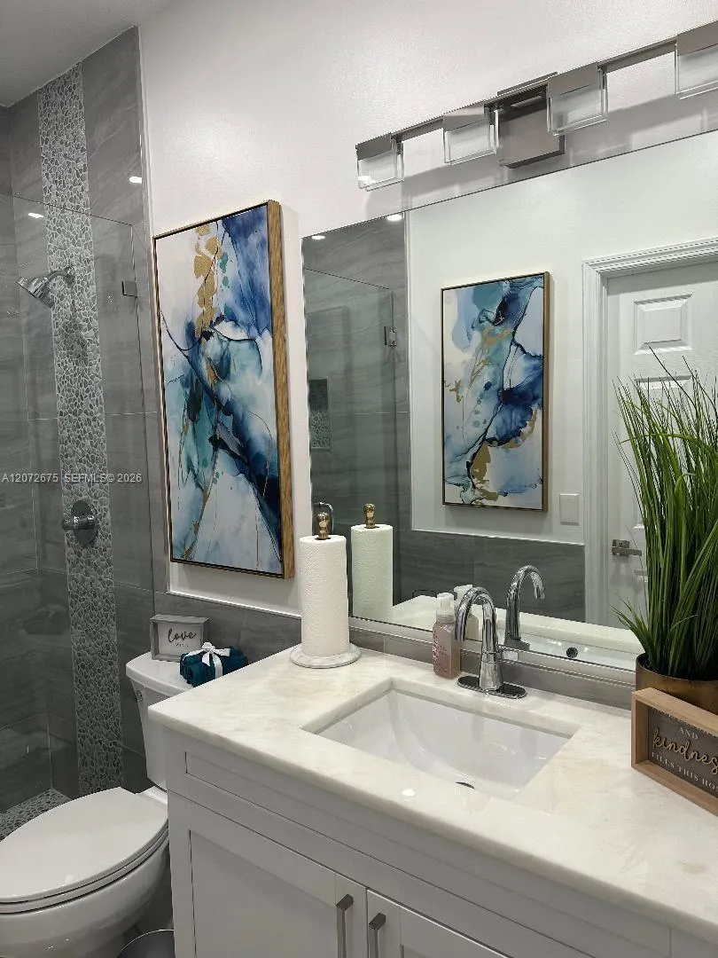 7690 S Southwood Cir Davie, FL 33328