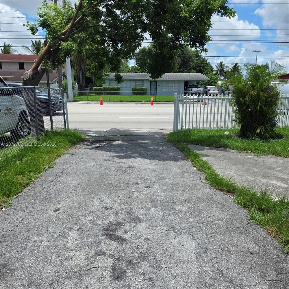17301 NW 47th Ave Miami Gardens, FL 33055