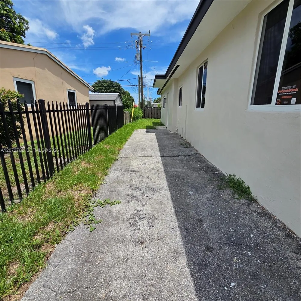 17301 NW 47th Ave Miami Gardens, FL 33055