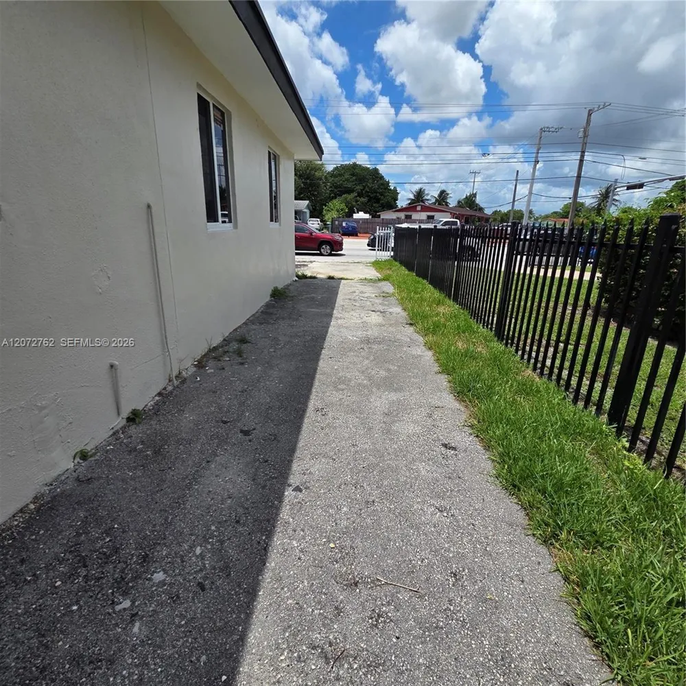 17301 NW 47th Ave Miami Gardens, FL 33055