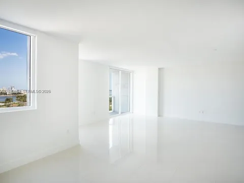 244 Biscayne Blvd #1202