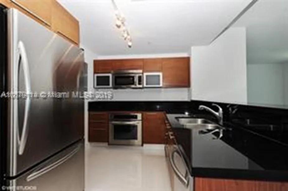 244 Biscayne Blvd #1102 Miami, FL 33132