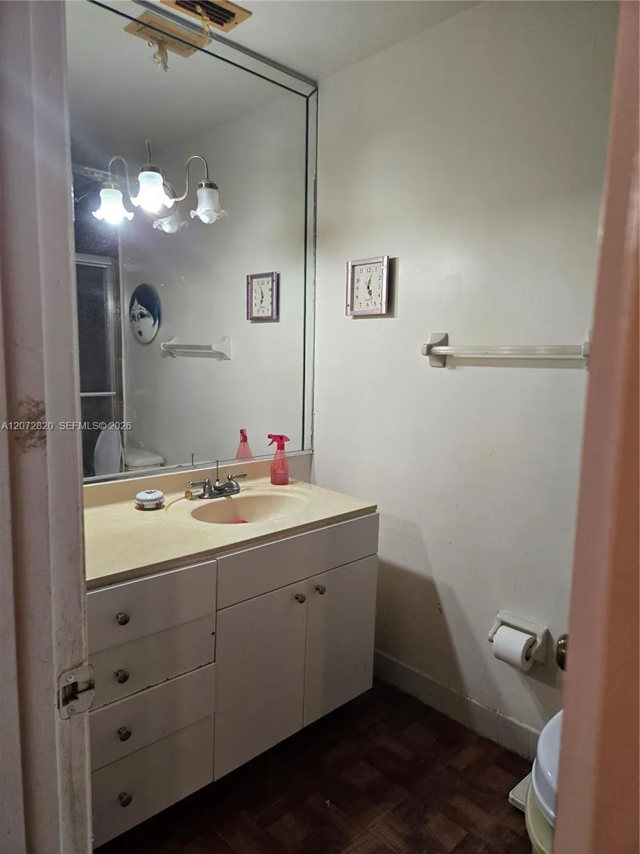 11021 NW 7th St #202-9 Miami, FL 33172